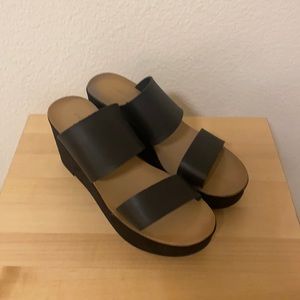 Chinese Laundry Wedge Black Size 7